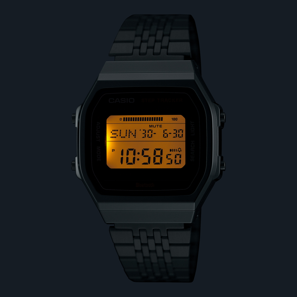 Collection Vintage - ABL-100WE-1AEF - Montre Casio – boîtier argenté chromé, écran numérique sur fond noir, bracelet en acier inoxydable à mailles – vue 6