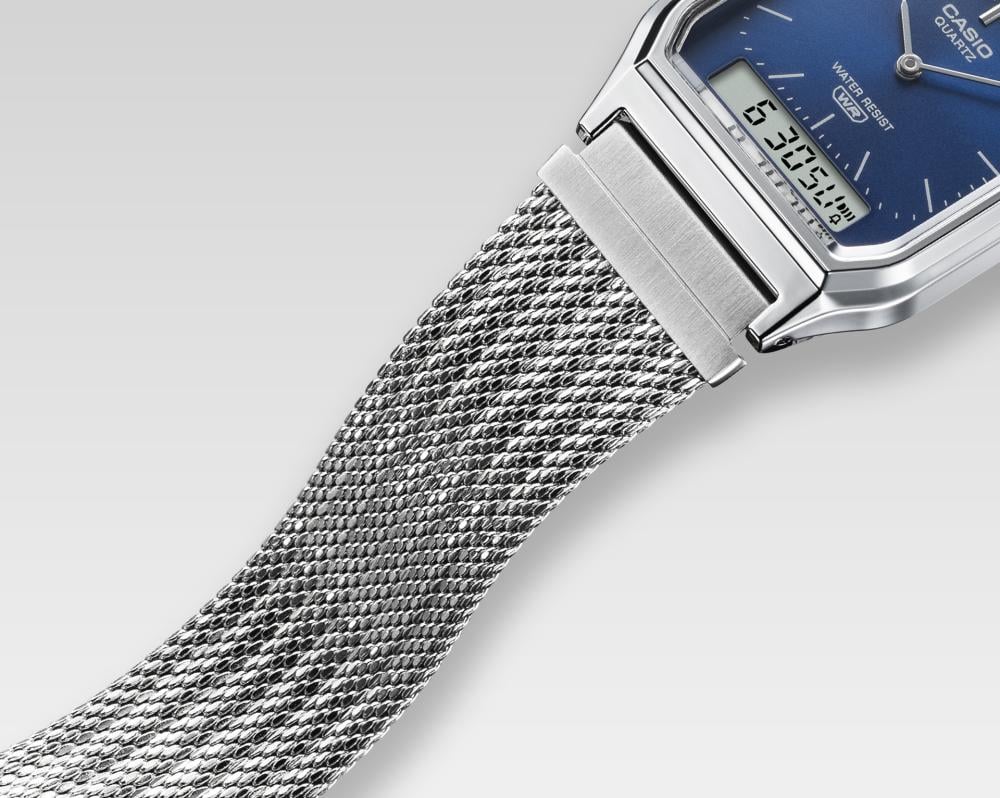 Collection Vintage - AQ-230EM-2AEF - Montre Casio – boîtier argenté, cadran bleu marine à aiguilles et écran numérique, bracelet maille en acier inoxydable – vue 3