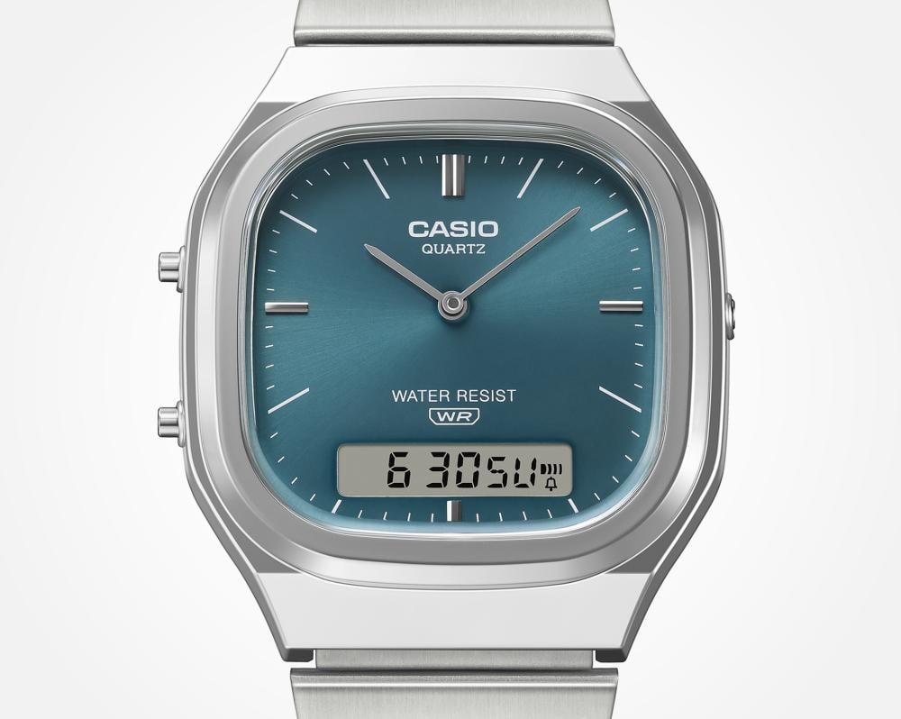 Collection Vintage - AQ-240E-3AEF - Montre Casio – boîtier argenté arrondi, cadran vert soleillé à index métalliques et écran numérique, bracelet en acier – vue 5