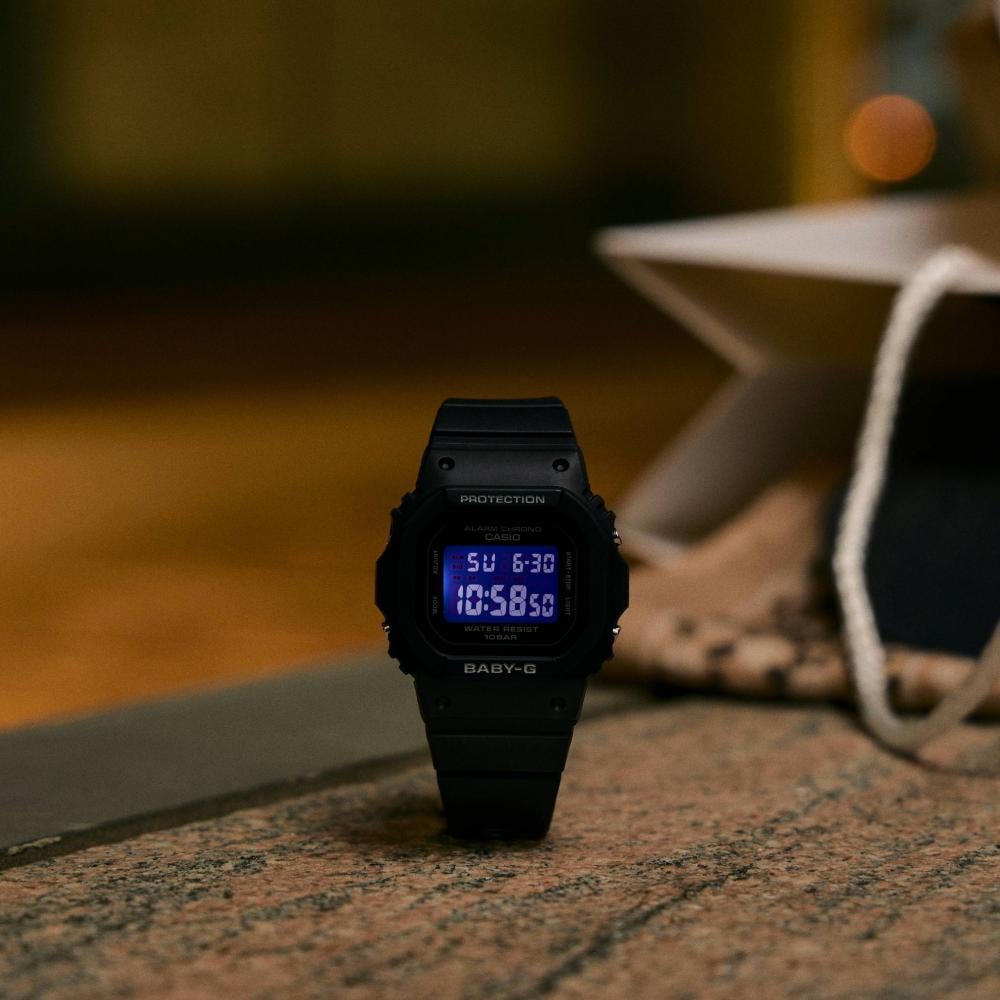 Collection Baby-G - BGD-565U-1ER - Montre Casio – boîtier carré en résine noire translucide, écran numérique, bracelet en résine noire – vue 3