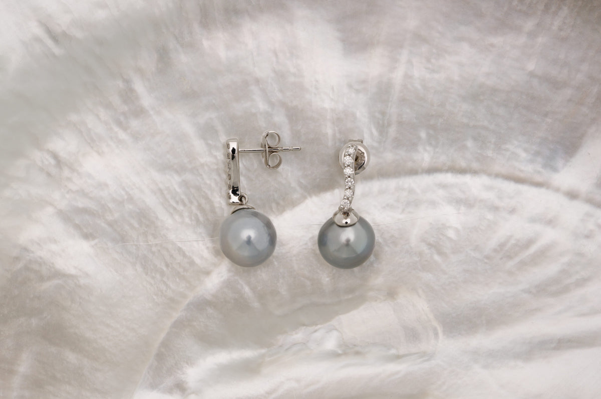 Brincos barrocos de pérolas e diamantes do Taiti – ouro branco 18 quilates