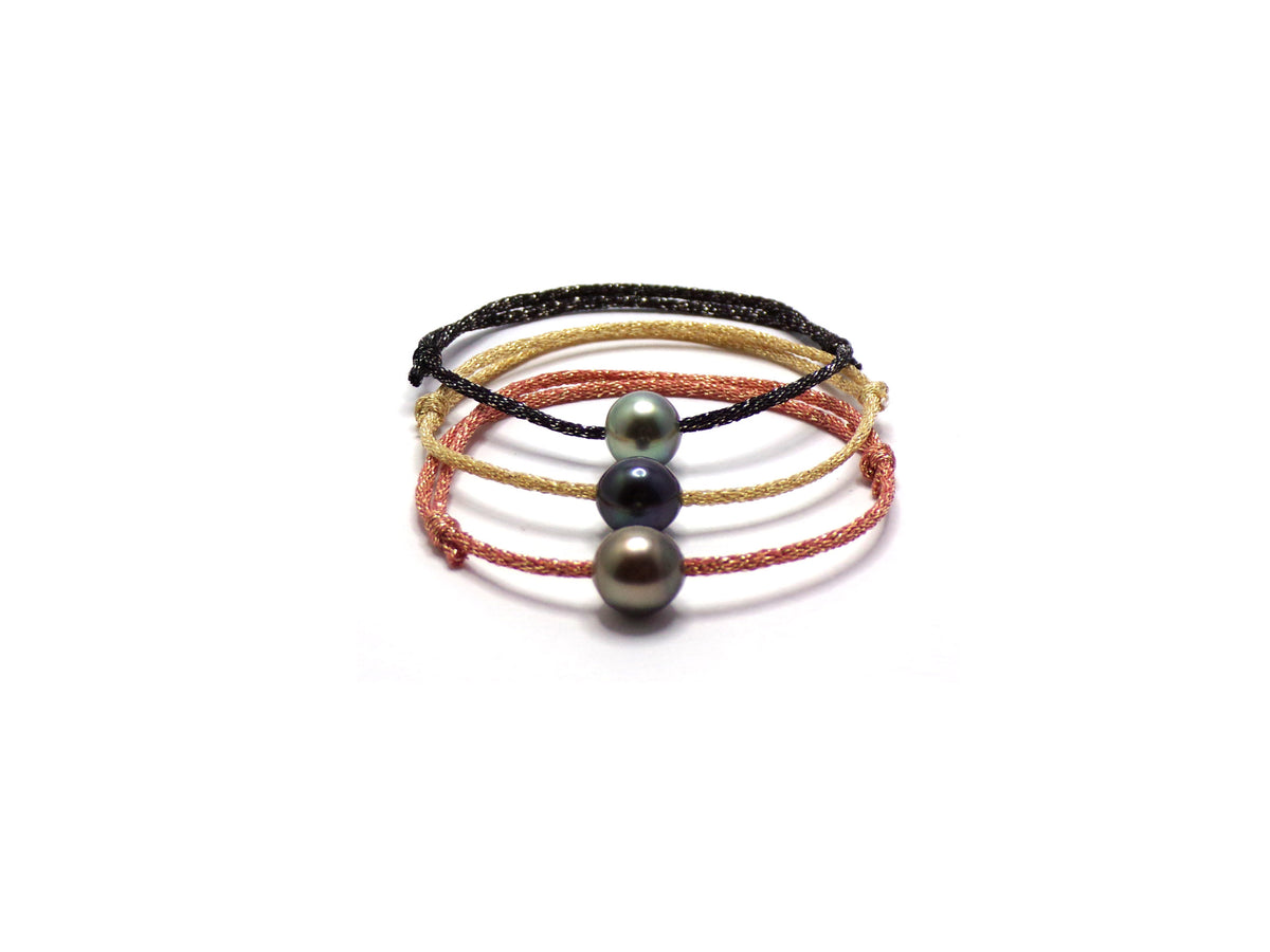Oval metallisk tahitisk pärlsnöre armband – Cupro och polyester sladd
