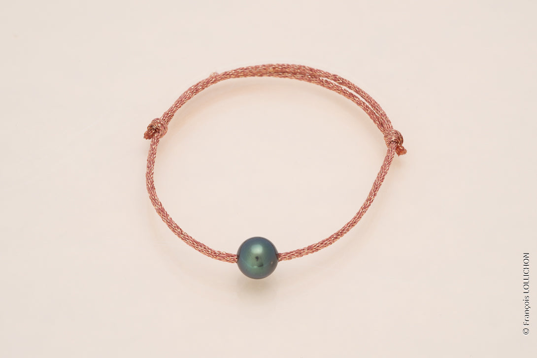 Oval metallisk tahitisk pärlsnöre armband – Cupro och polyester sladd