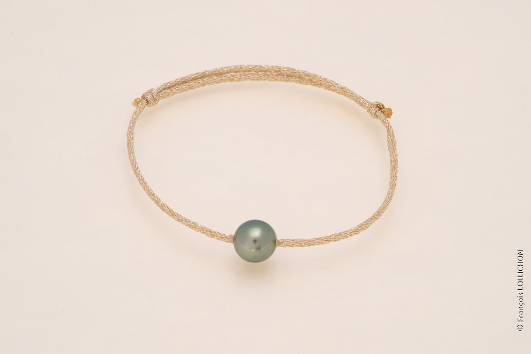 Oval metallisk tahitisk pärlsnöre armband – Cupro och polyester sladd