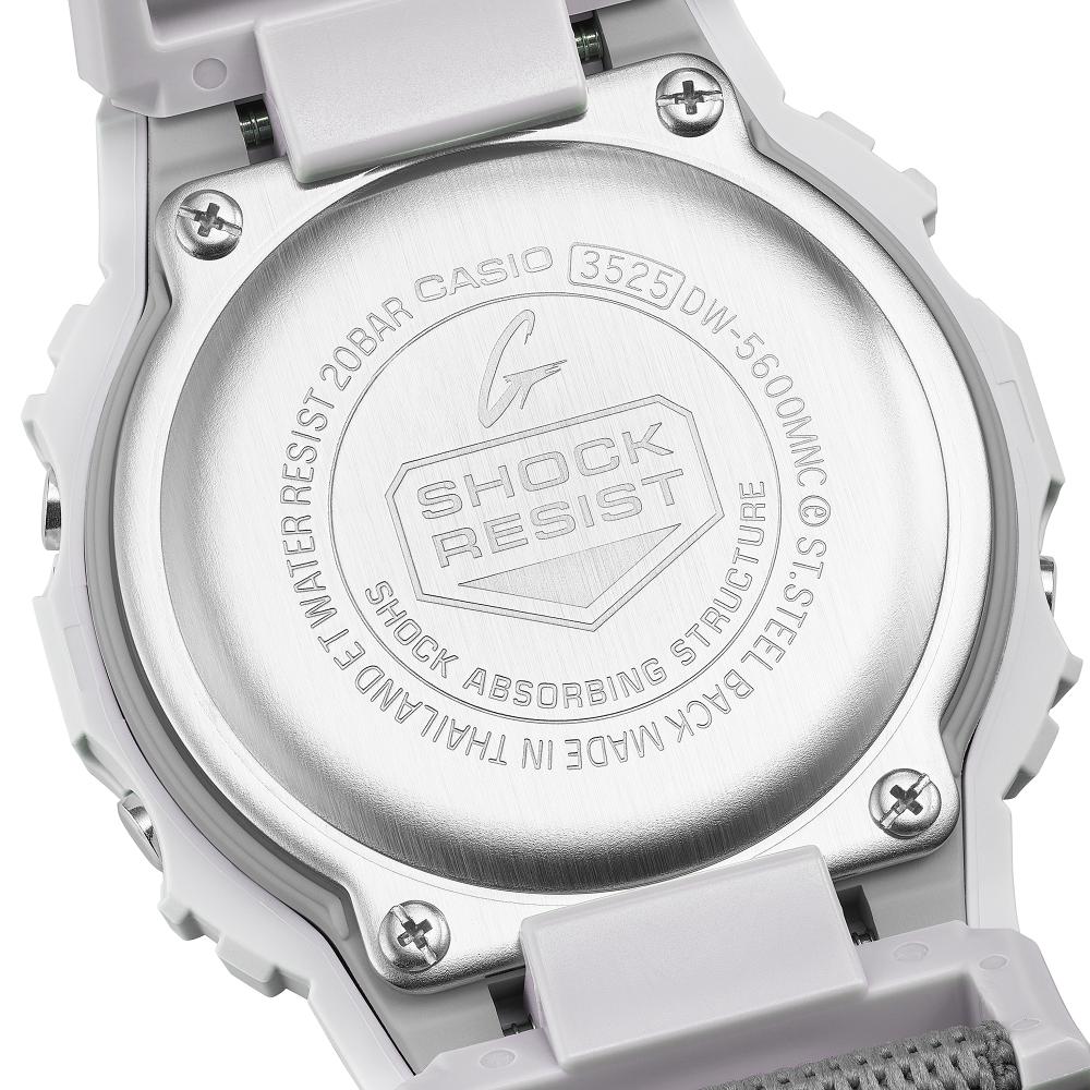 Collection G-Shock - DW-5600MNC-7A8ER - Montre Casio – boîtier en résine clair, bracelet en tissu clair à fermeture magnétique – vue 4
