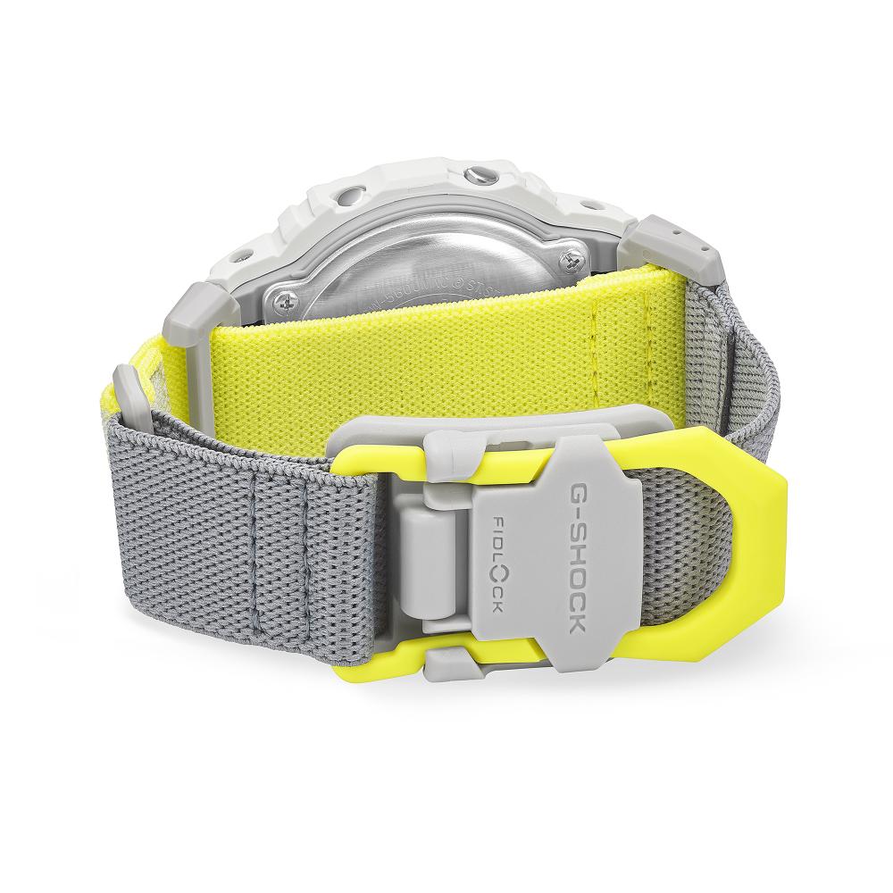 Collection G-Shock - DW-5600MNC-7A8ER - Montre Casio – boîtier en résine clair, bracelet en tissu clair à fermeture magnétique – vue 5