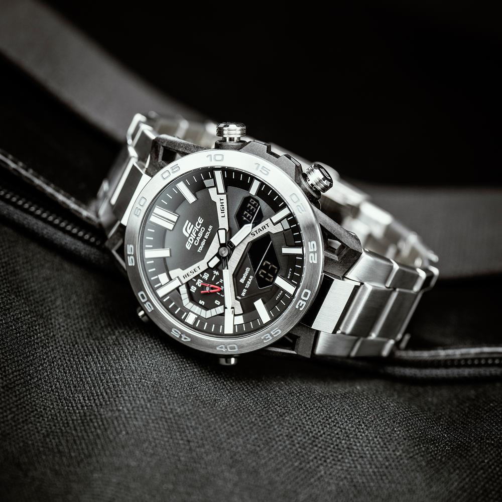 Collection Edifice - ECB-2000D-1AEF - Montre Casio – montre analogique-numérique noire, boîtier en carbone et acier à attaches en quatre bras, bracelet en acier – vue 4