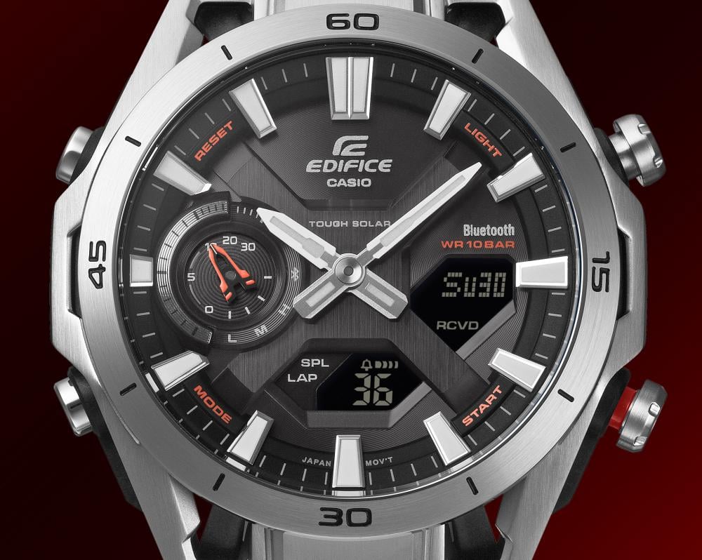Collection Edifice - ECB-2300D-2AEF - Montre Casio – montre analogique-numérique bleue, boîtier carbone et acier, bracelet en acier inoxydable argenté – vue 4