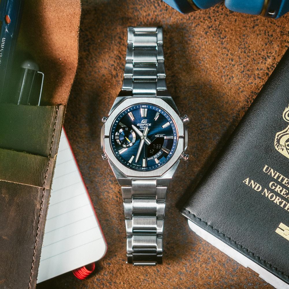 Collection Edifice - ECB-S10D-2AEF - Montre Casio – montre analogique-numérique fine à cadran bleu, boîtier et bracelet en acier inoxydable argenté – vue 8
