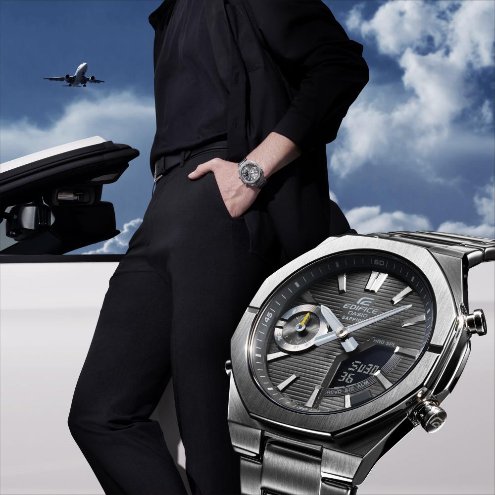 Collection Edifice - ECB-S10D-8AEF - Montre Casio – boîtier fin en acier argenté, cadran gris avec écran numérique, bracelet en acier – vue 3