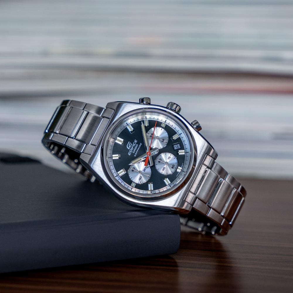 Collection Edifice - EFB-730D-1AVUEF - Montre Casio – boîtier en acier argenté, cadran noir à trois compteurs, bracelet en acier – vue 2