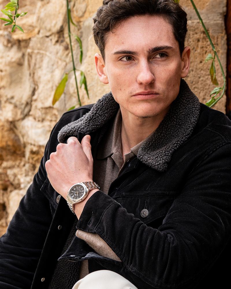 Collection Edifice - EFK-200CD-1AER - Montre Casio – boîtier en acier inoxydable argenté, cadran noir, bracelet acier massif – vue 3