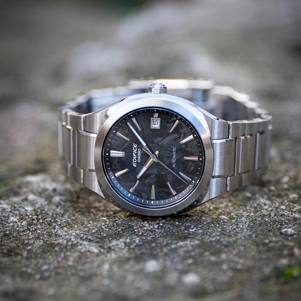 Collection Edifice - EFK-200CD-1AER - Montre Casio – boîtier en acier inoxydable argenté, cadran noir, bracelet acier massif – vue 4