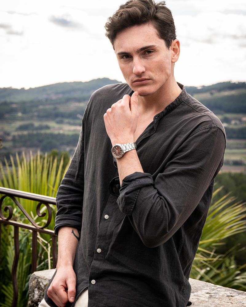 Collection Edifice - EFK-200D-4AER - Montre Casio – boîtier en acier inoxydable argenté, cadran rouge, bracelet acier massif – vue 3