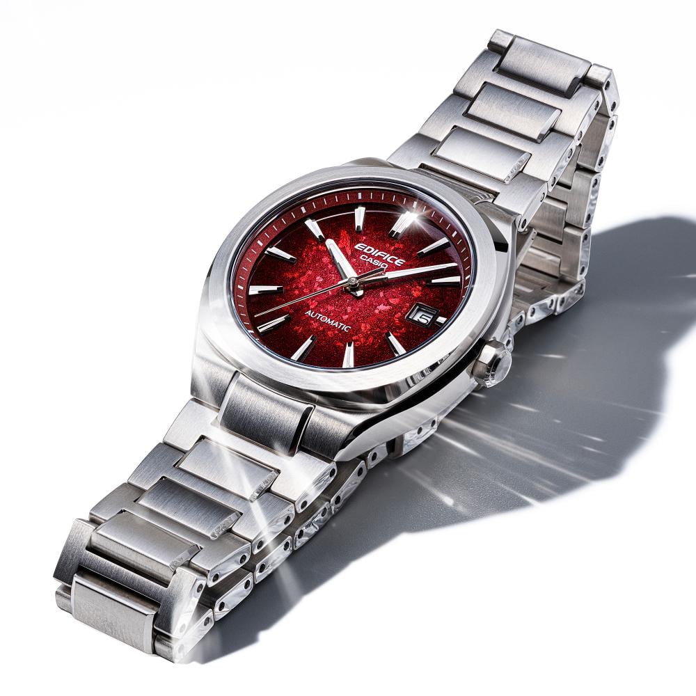 Collection Edifice - EFK-200D-4AER - Montre Casio – boîtier en acier inoxydable argenté, cadran rouge, bracelet acier massif – vue 7