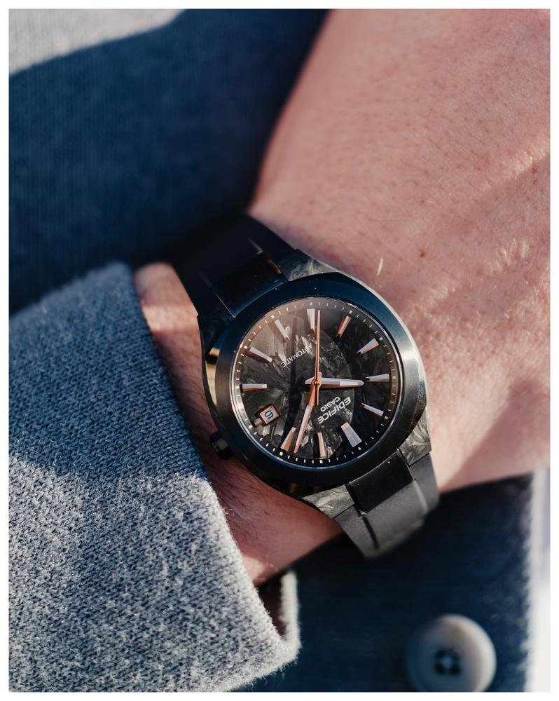 Collection Edifice - EFK-200XPB-1AER - Montre Casio – boîtier noir en carbone et acier, lunette noire, bracelet en résine noire, cadran à trois aiguilles – vue 2