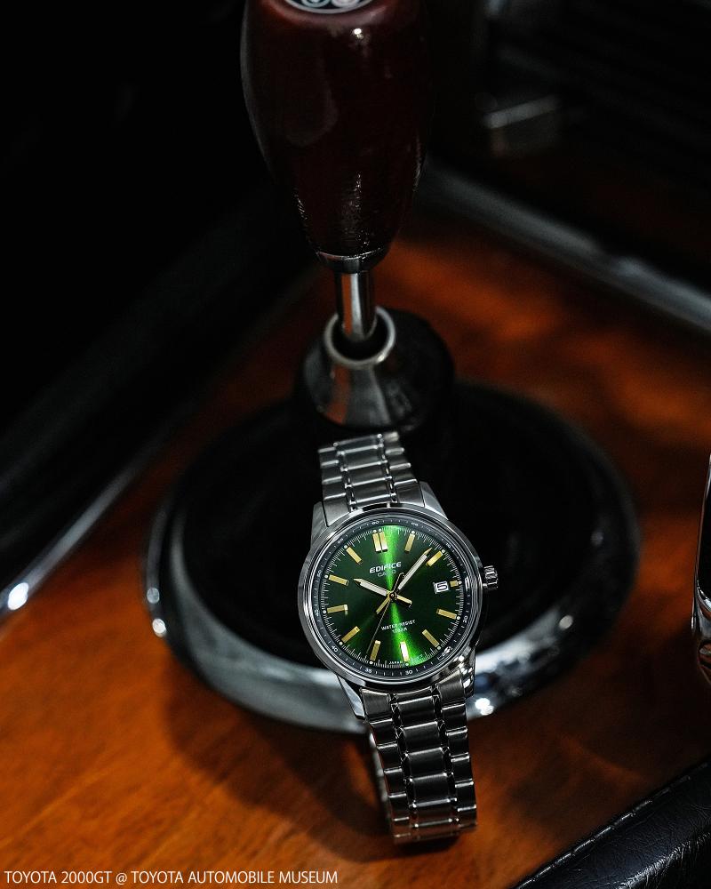 Collection Edifice - EFR-109D-3AER - Montre Casio – boîtier en acier argenté, cadran vert, bracelet en acier inoxydable – vue 2