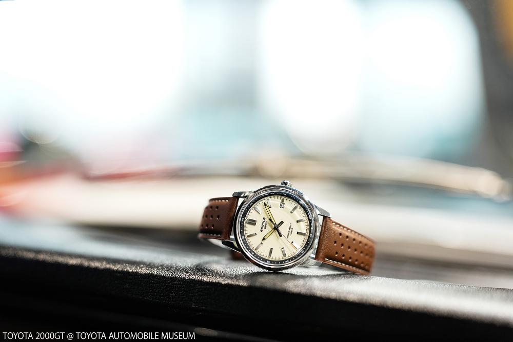 Collection Edifice - EFR-109L-7AER - Montre Casio – boîtier en acier argenté, cadran clair, bracelet en cuir – vue 4