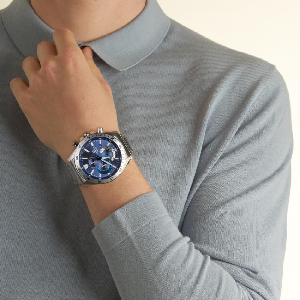 Collection Edifice - EFV-620D-2AVUEF - Montre Casio – boîtier en acier argenté, cadran bleu, bracelet en acier inoxydable – vue 2