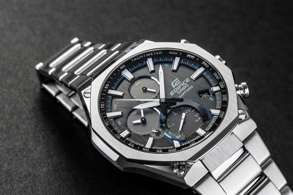 Collection Edifice - EQB-1100D-1AER - Montre Casio – boîtier ultramince en acier argenté, cadran noir à quatre compteurs, bracelet en acier – vue 3