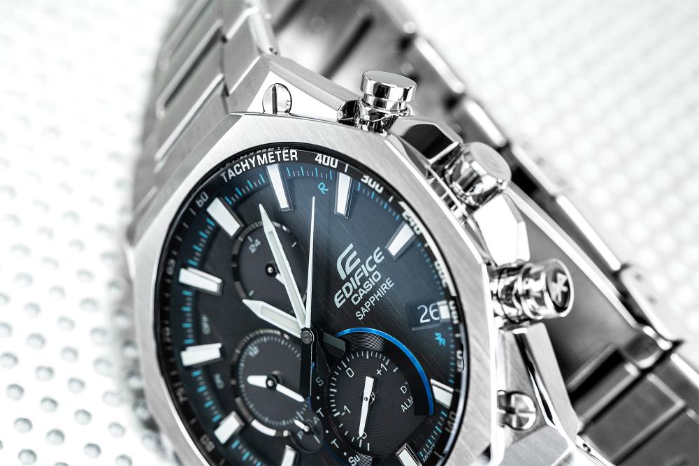 Collection Edifice - EQB-1100D-1AER - Montre Casio – boîtier ultramince en acier argenté, cadran noir à quatre compteurs, bracelet en acier – vue 4