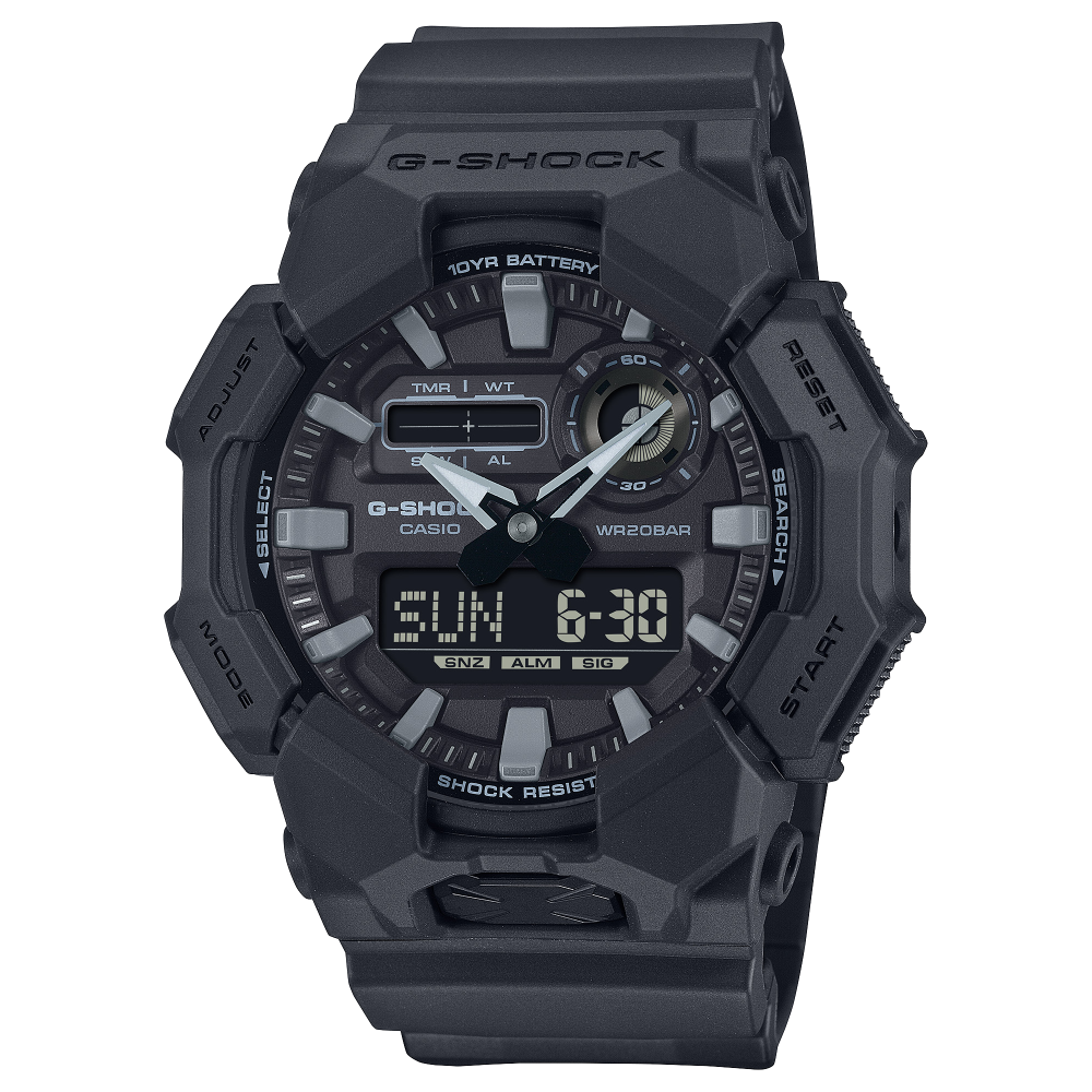 Collection G-Shock - GA-010-1A1ER - Montre Casio – grand boîtier noir, bracelet en résine bio noire – vue de face