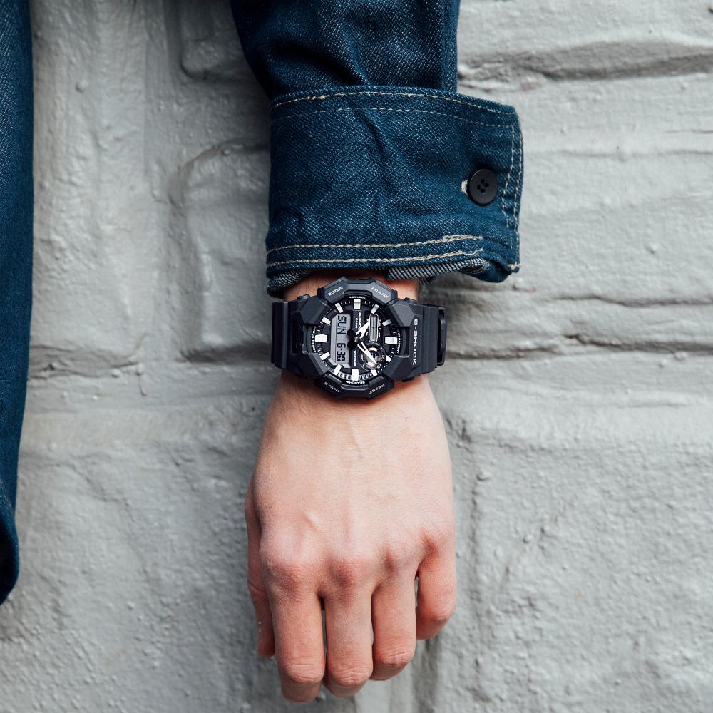 Collection G-Shock - GA-010-1AER - Montre Casio – grand boîtier noir, bracelet en résine bio noire – vue 2