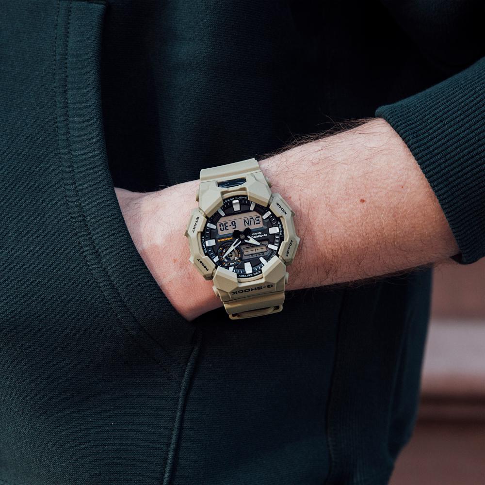Collection G-Shock - GA-010-5AER - Montre Casio – grand boîtier marron, bracelet en résine bio marron – vue 2