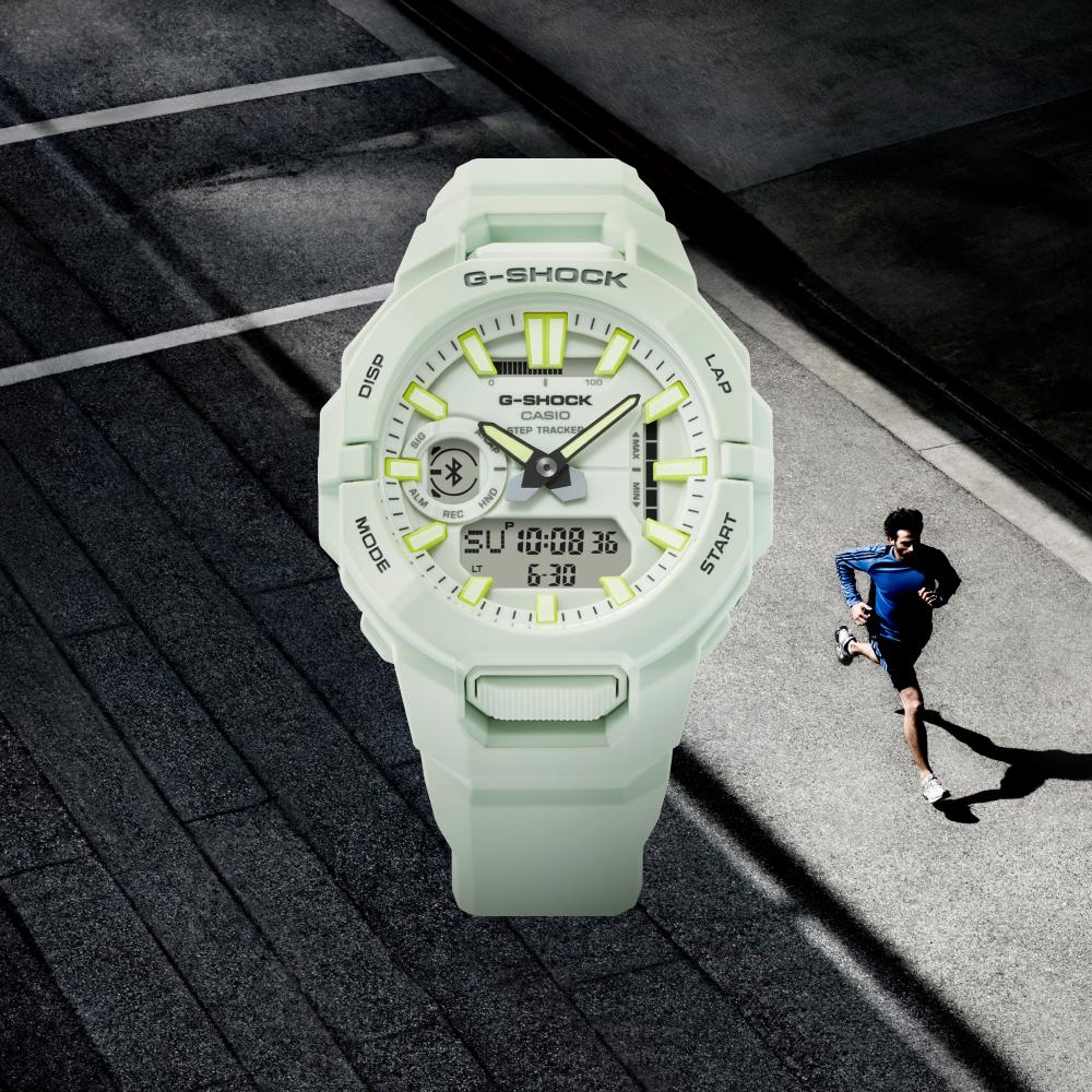 Collection G-Shock - GBA-950-7AER - Montre Casio – boîtier en résine blanc, bracelet en résine bio blanc aux plis façon origami – vue 3
