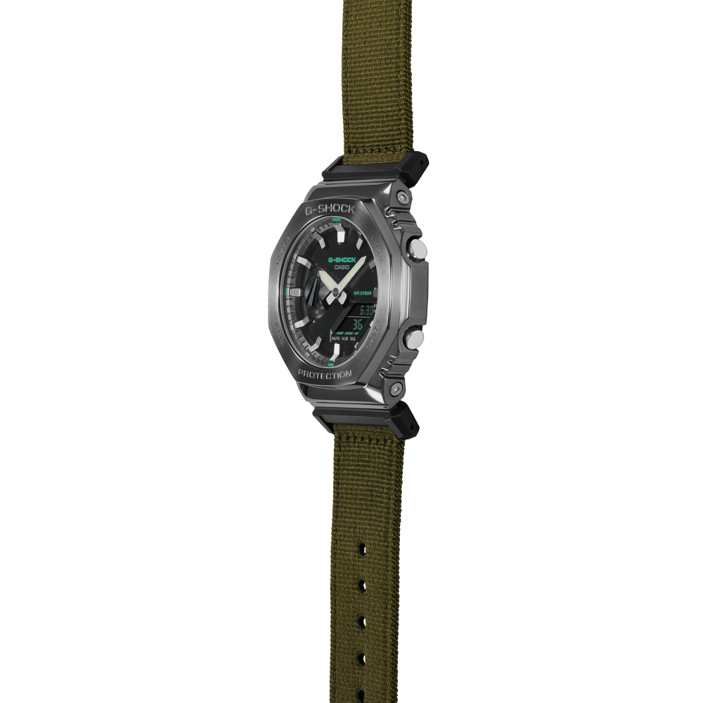 Collection G-Shock - GM-2100CB-3AER - Montre Casio – montre octogonale, lunette en acier gris, bracelet en tissu vert – vue 6