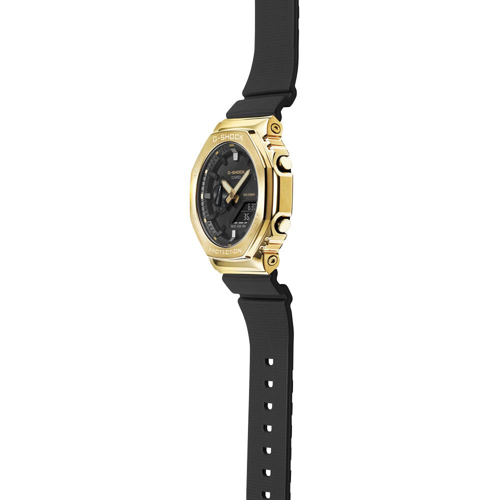 Collection G-Shock - GM-2100G-1A9ER - Montre Casio – boîtier noir à lunette métallique dorée, bracelet en résine noire – vue 6