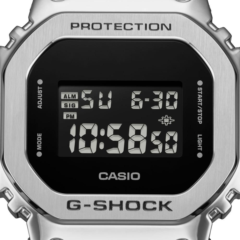 Collection G-Shock - GM-5600U-1ER - Montre Casio – boîtier carré à lunette en acier inoxydable, bracelet en résine noir – vue 5