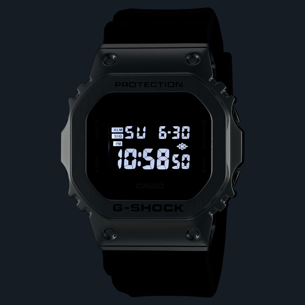 Collection G-Shock - GM-5600U-1ER - Montre Casio – boîtier carré à lunette en acier inoxydable, bracelet en résine noir – vue 3