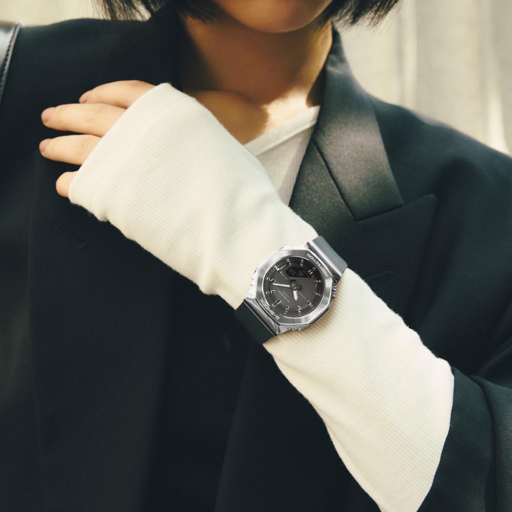 Collection G-Shock - GM-S2110-1A1ER - Montre Casio – boîtier octogonal à lunette métallique, cadran noir, bracelet en résine bio noire – vue 2