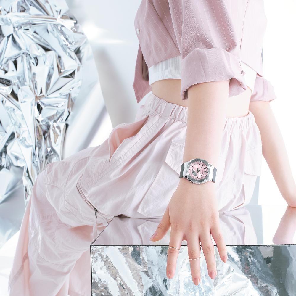 Collection G-Shock - GM-S2110-4AER - Montre Casio – boîtier octogonal à lunette métallique, cadran rose, bracelet en résine bio noir – vue 5