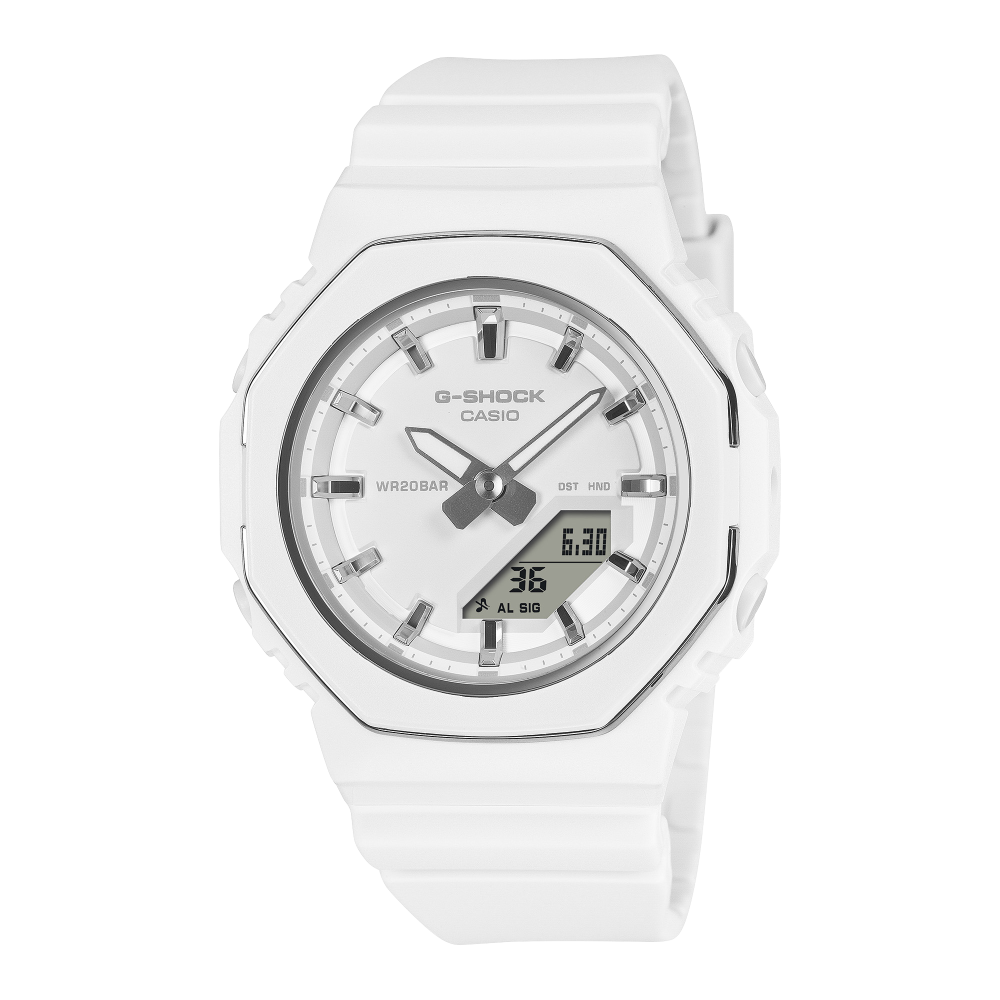 Collection G-Shock - GMA-P2110-7AER - Montre Casio – boîtier compact blanc cerclé d'un fin anneau métallique, bracelet en résine bio blanche – vue de face