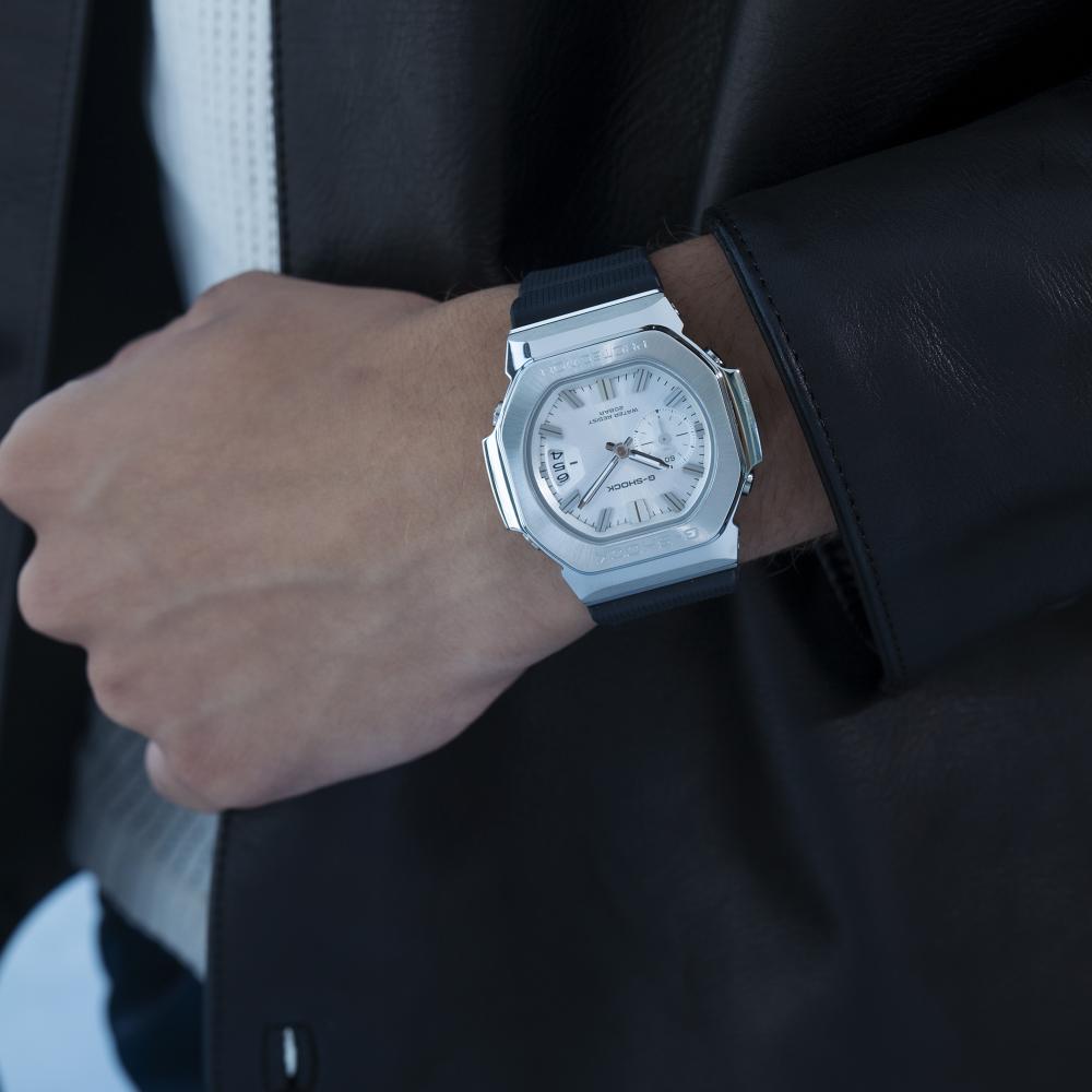 Collection G-Shock - GMC-2500-1A8ER - Montre Casio – montre analogique, boîtier noir en résine bio et acier, bracelet en résine bio noir – vue 2