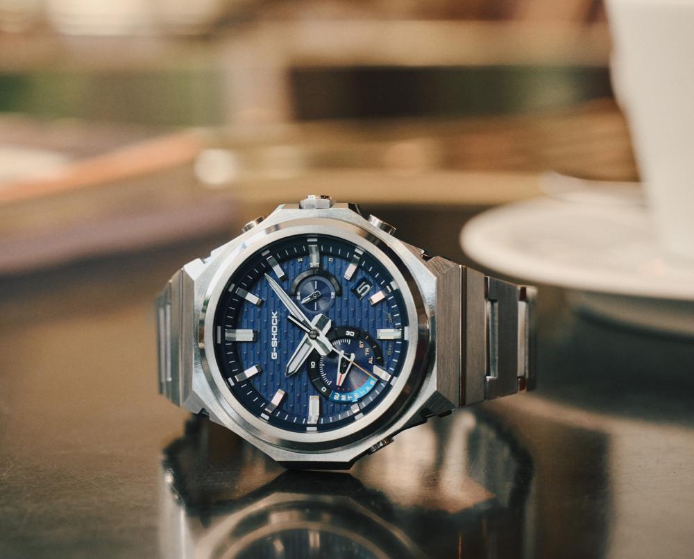 Collection G-Shock - GST-B1000D-2AER - Montre Casio – boîtier en acier inoxydable, cadran bleu, bracelet en acier inoxydable – vue 3
