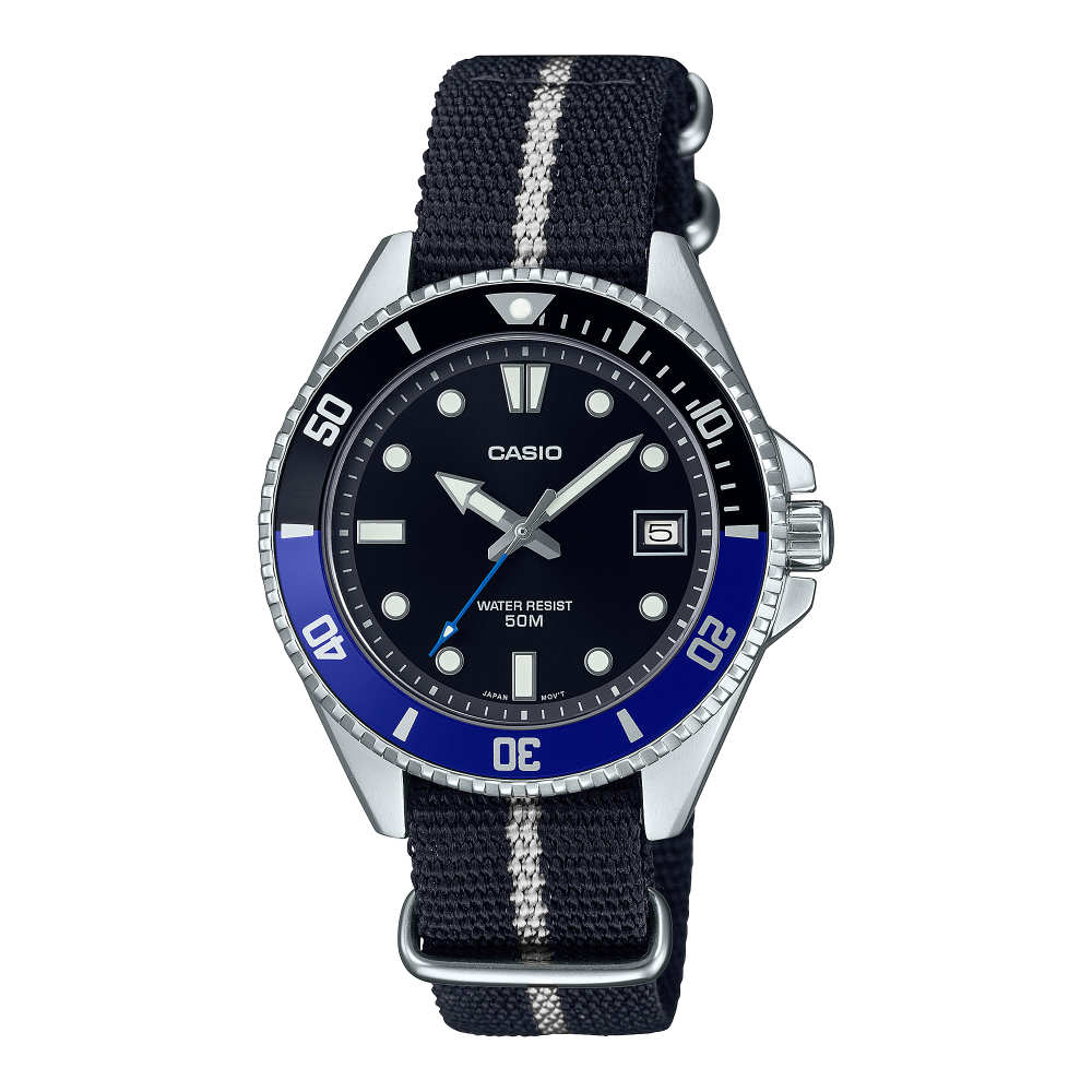 Collection Timeless - MDV-10C-1A2VEF - Montre Casio – boîtier en acier et aluminium, lunette tournante, cadran noir, bracelet en tissu – vue de face