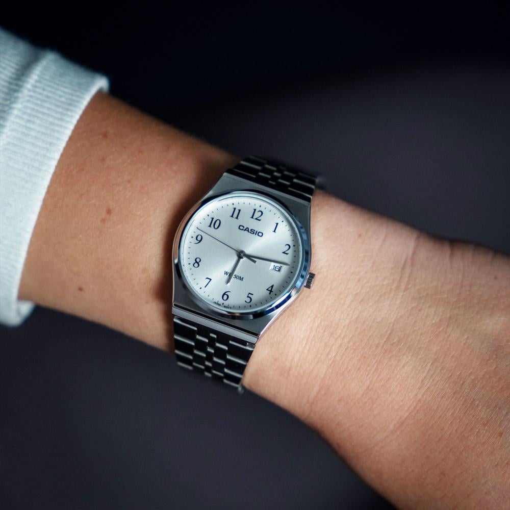 Collection Timeless - MTP-B145D-7BVEF - Montre Casio – boîtier en acier inoxydable argenté, bracelet en acier inoxydable argenté – vue 2