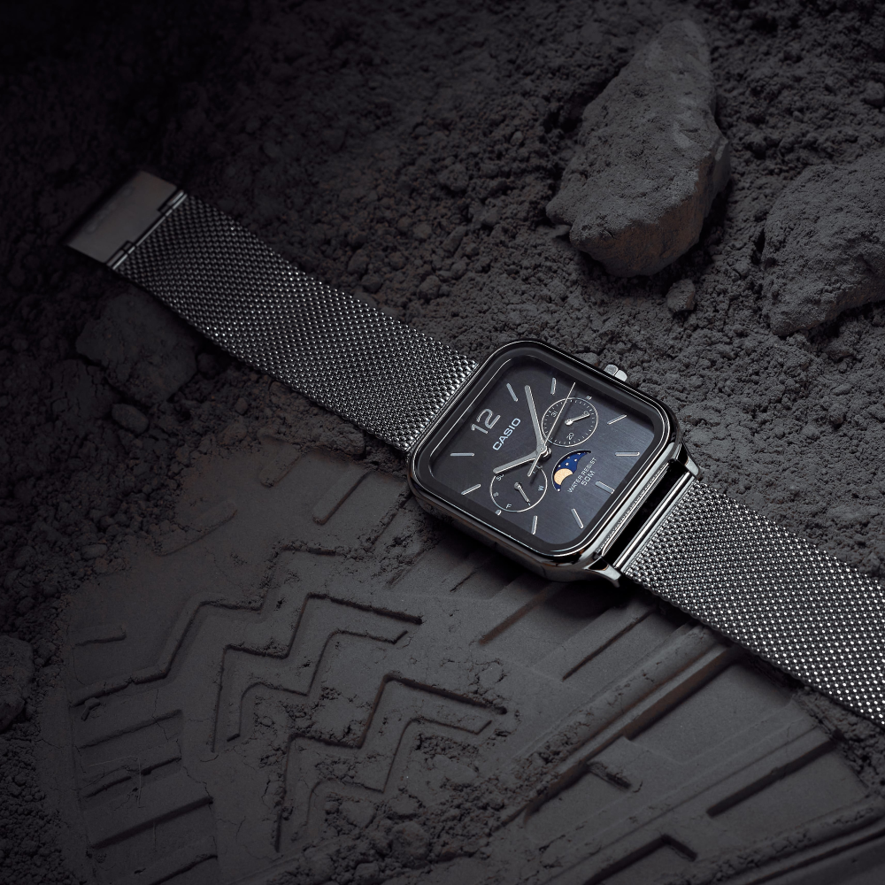 Collection Timeless - MTP-M305M-1AVER - Montre Casio – boîtier en acier argenté, cadran noir à trois compteurs, bracelet maille en acier inoxydable – vue 4