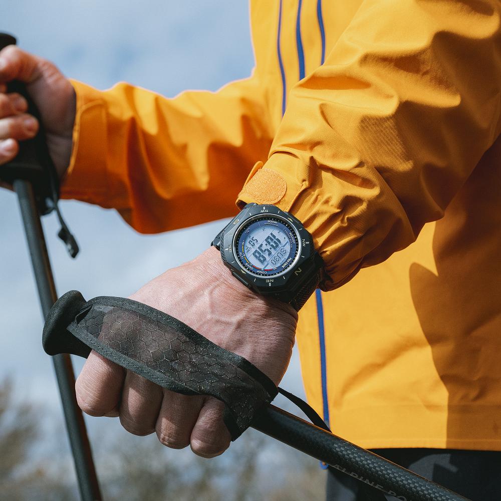 Collection Pro Trek - PRG-69B-1ER - Montre Casio – boîtier angulaire en résine bio noire, bracelet en tissu noir, affichage numérique – vue 2