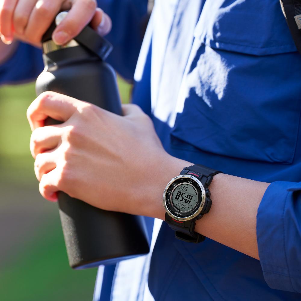 Collection Pro Trek - PRW-35-1AER - Montre Casio – boîtier en résine bio noire et acier, bracelet en uréthane noir à fentes, affichage numérique – vue 2