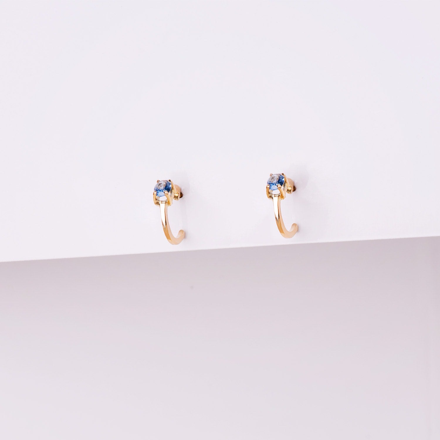 18K Boucles d'oreilles Créoles en Or Jaune et Aigue-marine 12 X 3 Mm. Fermoir Poussettes Papillon