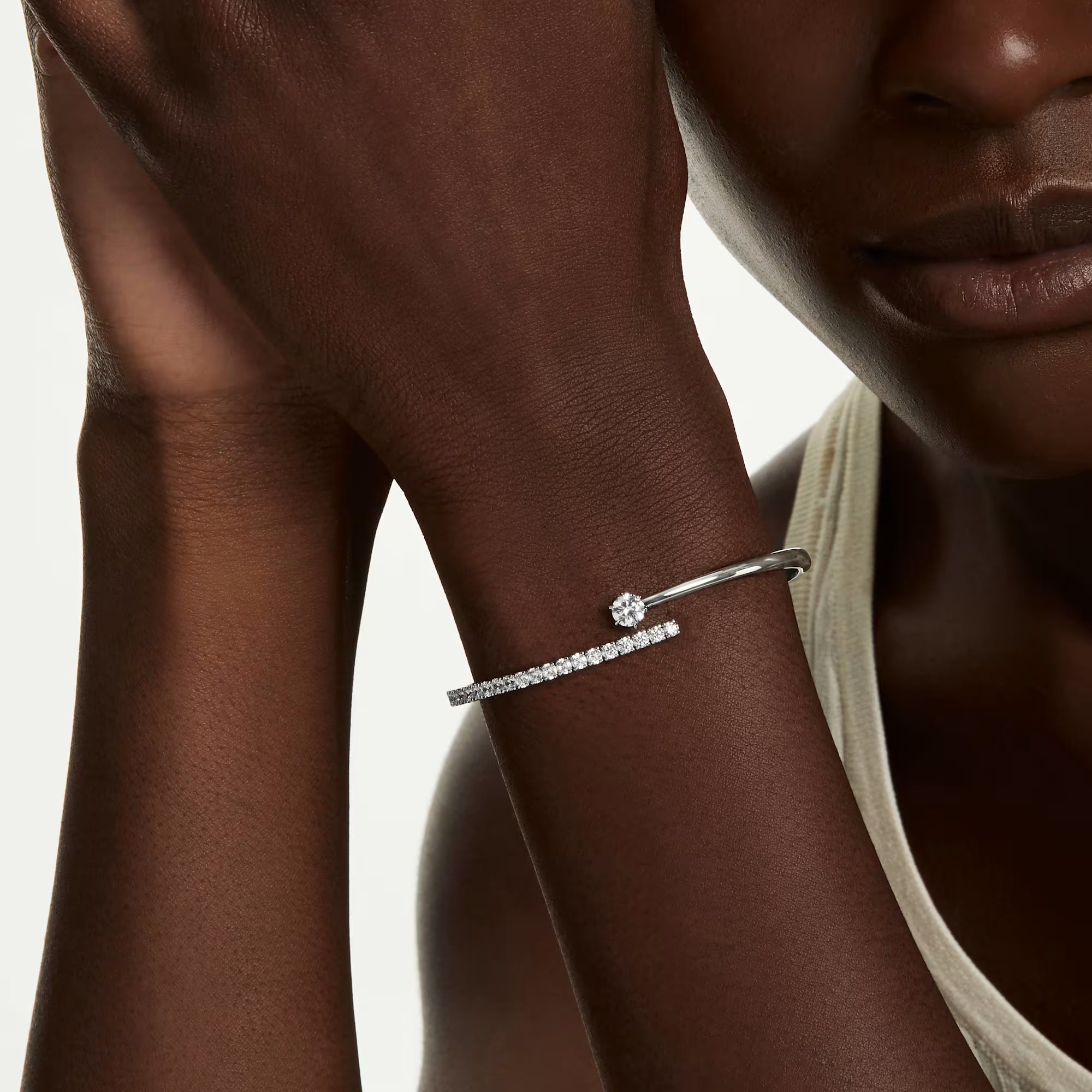 Náramek Swarovski Bangle - Matrix Crash - White & Silver (L)