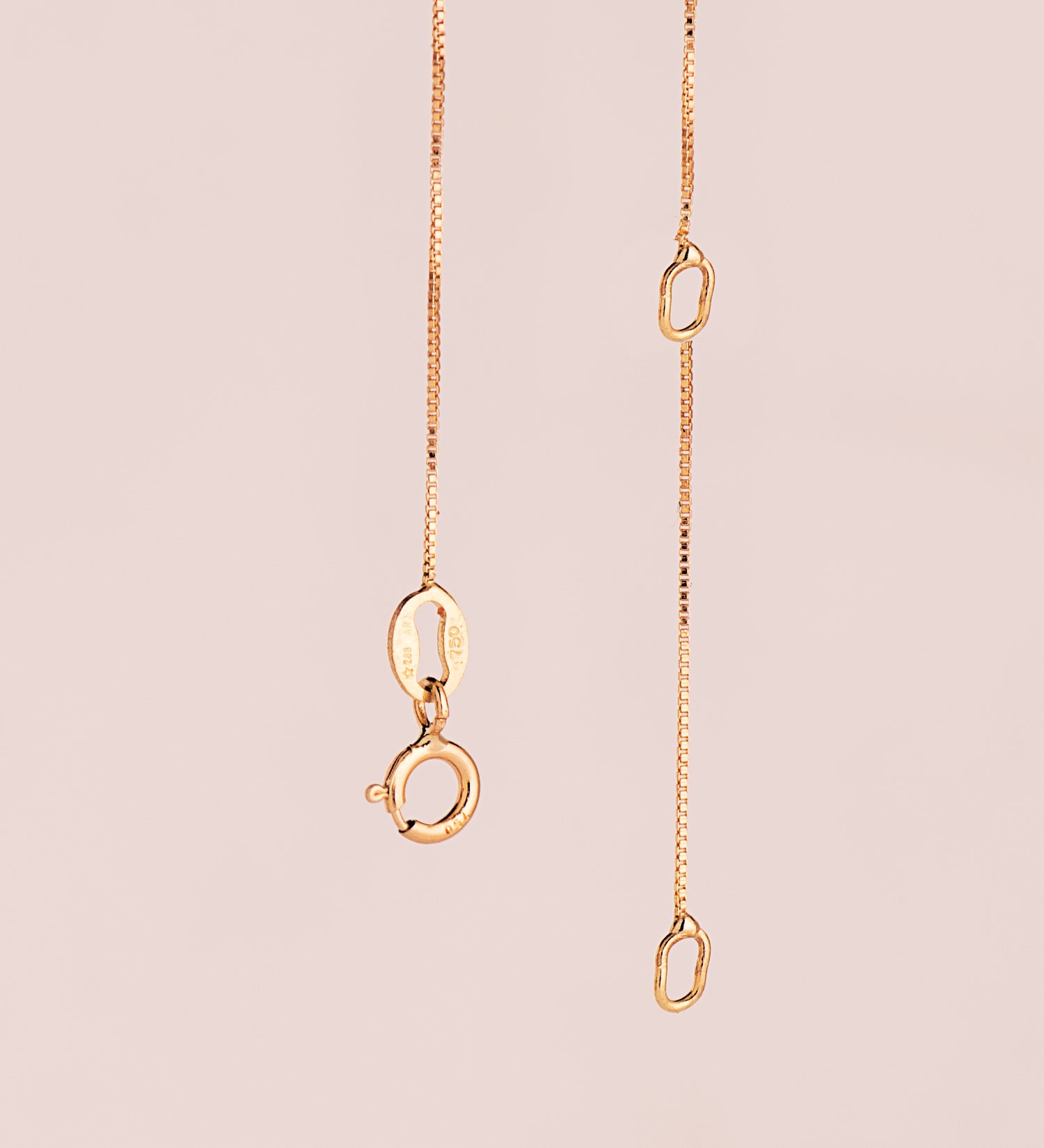 Pendentif en Or Jaune 18K Émeraude Recristallisée 7X5 mm 0,79 Ct Chaîne 42-3 Cm