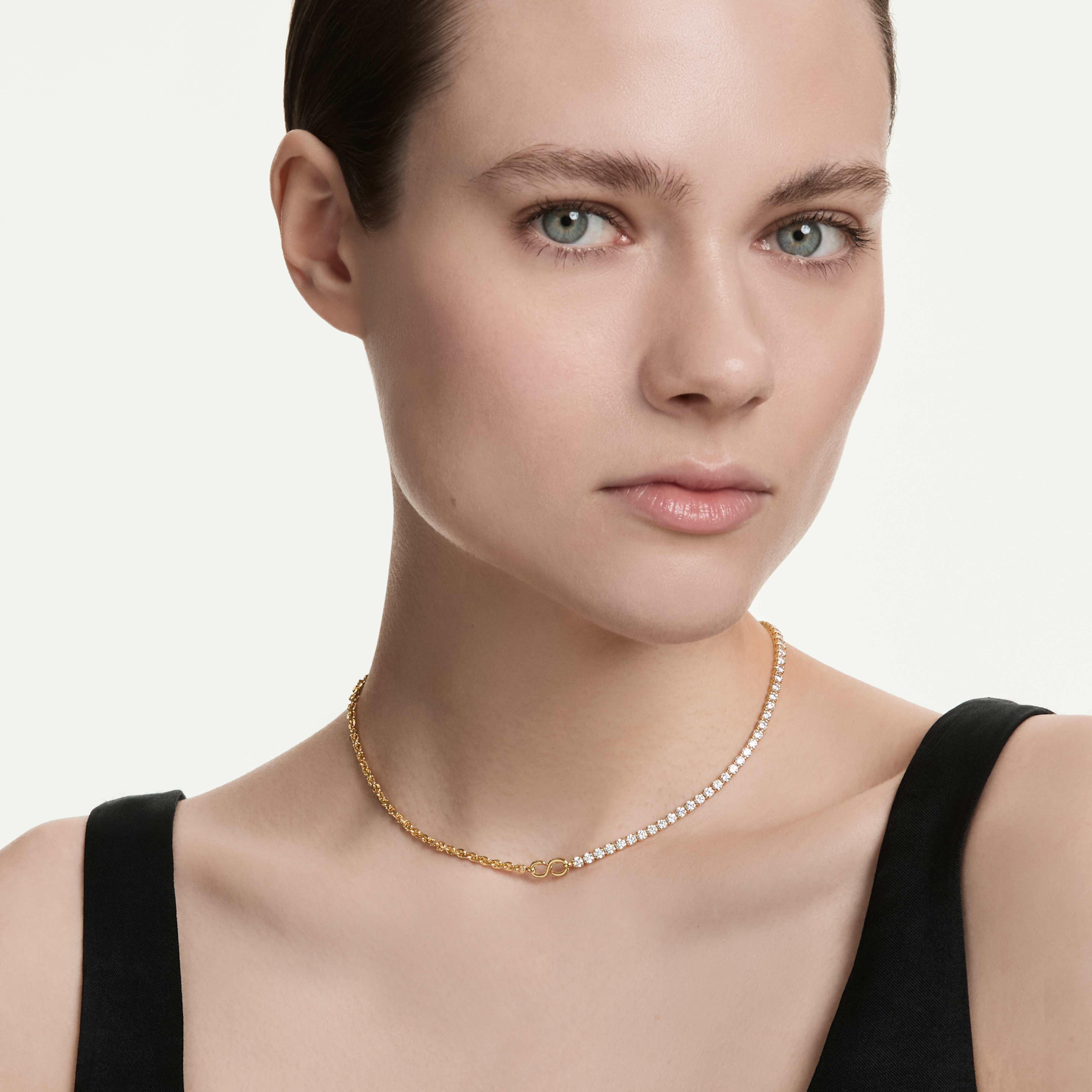 Collier Swarovski - Matrix Tennis - Chaîne - Blanc & Doré sur un mannequin