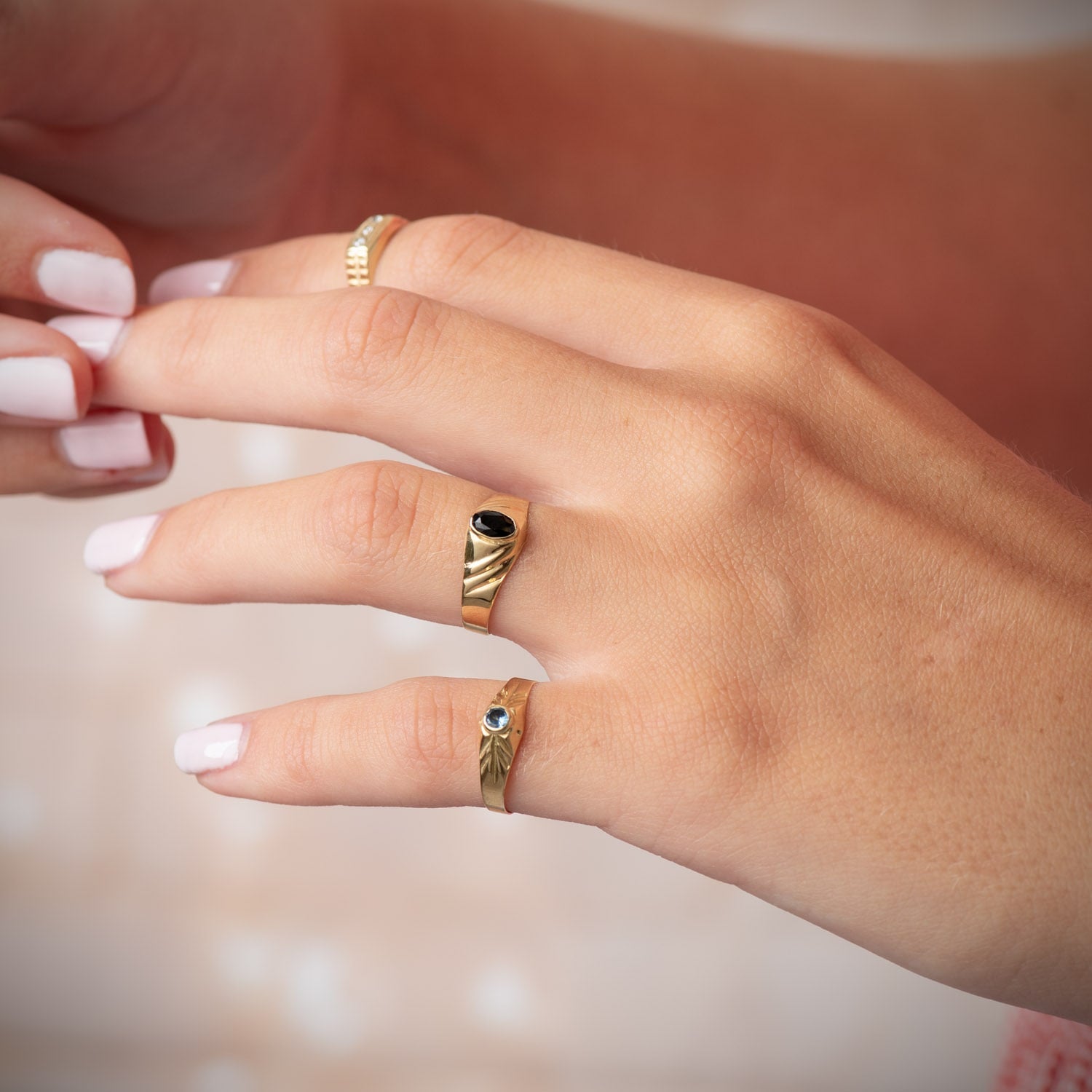 Solitaire Petit Bébé Ou Petit Doigt Or Jaune 18K Zircone Noire Ovale 5X3MM