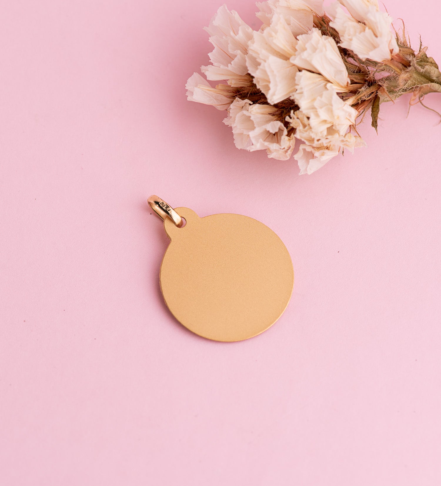 Médaillon en Or Jaune 18K Vierge Fille Rond Lisse Nuancé Mesure : 20 mm