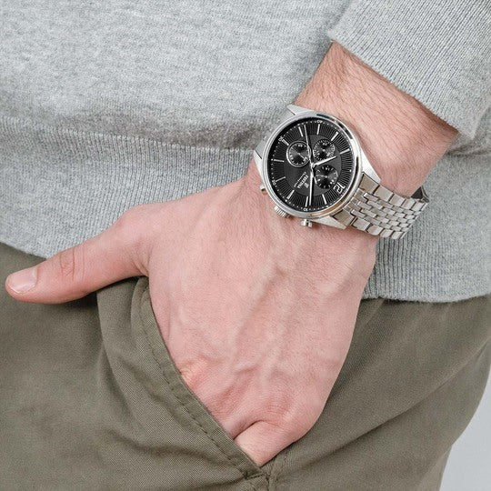 Montre homme Festina TIMELESS CHRONOGRAPH F20285/4 – cadran noir bracelet acier – portée